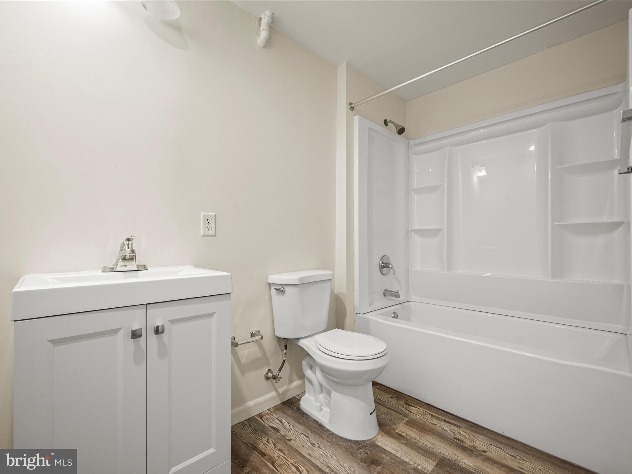 BRIAR RUN - Residential Lease