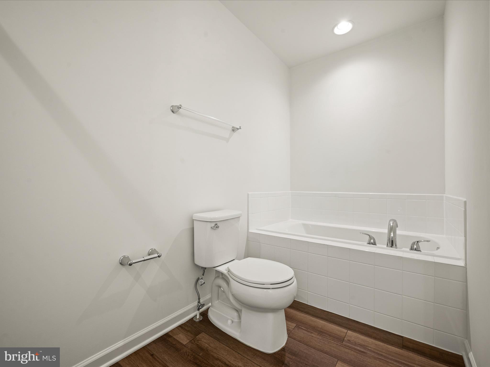 BRIAR RUN - Residential Lease