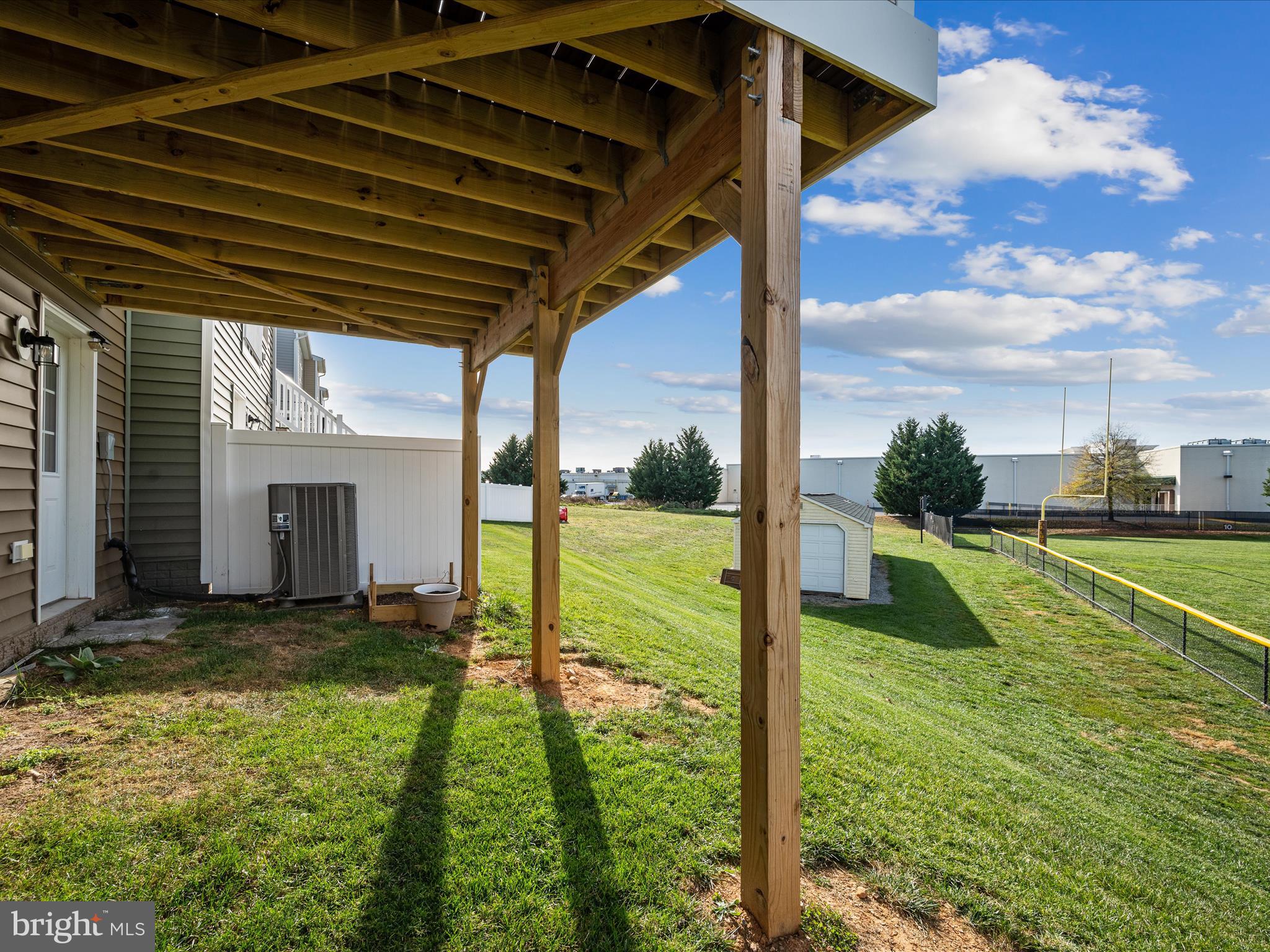 BRIAR RUN - Residential Lease