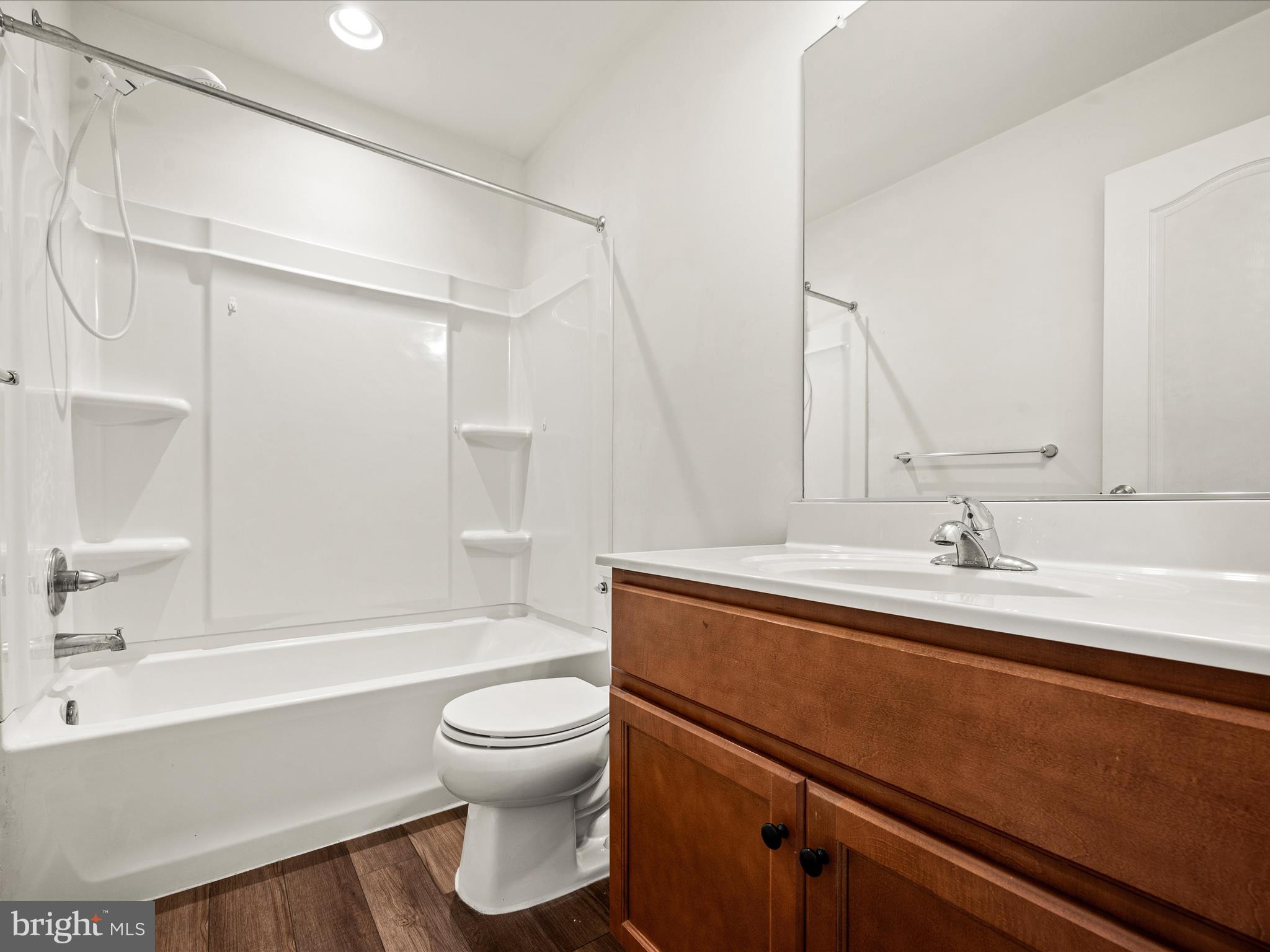 BRIAR RUN - Residential Lease