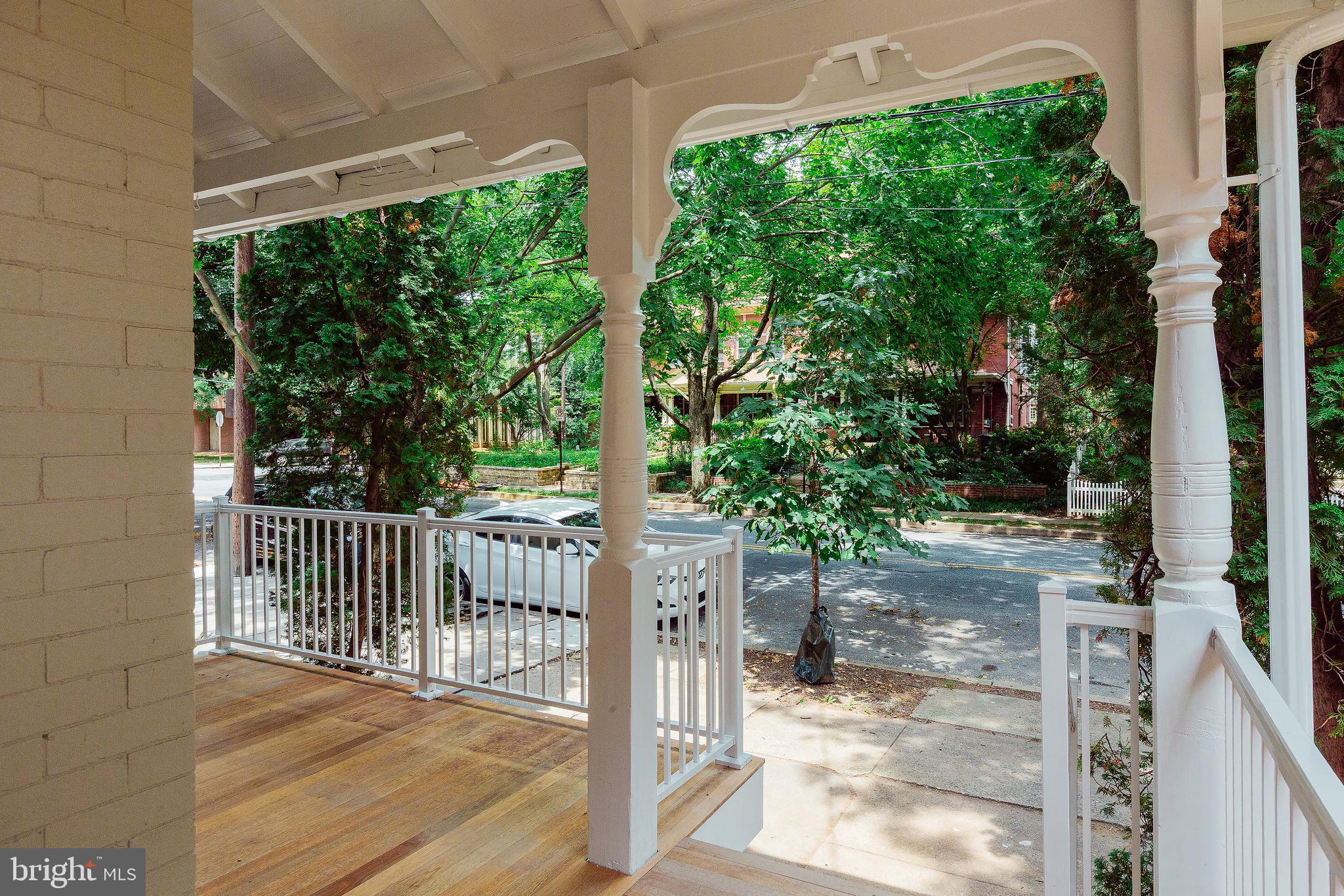 522 W JAMES STREET