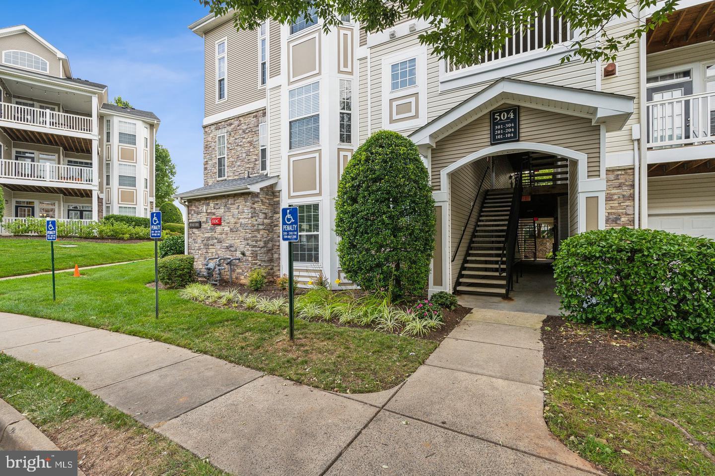 504 SUNSET VIEW TERRACE SE 301