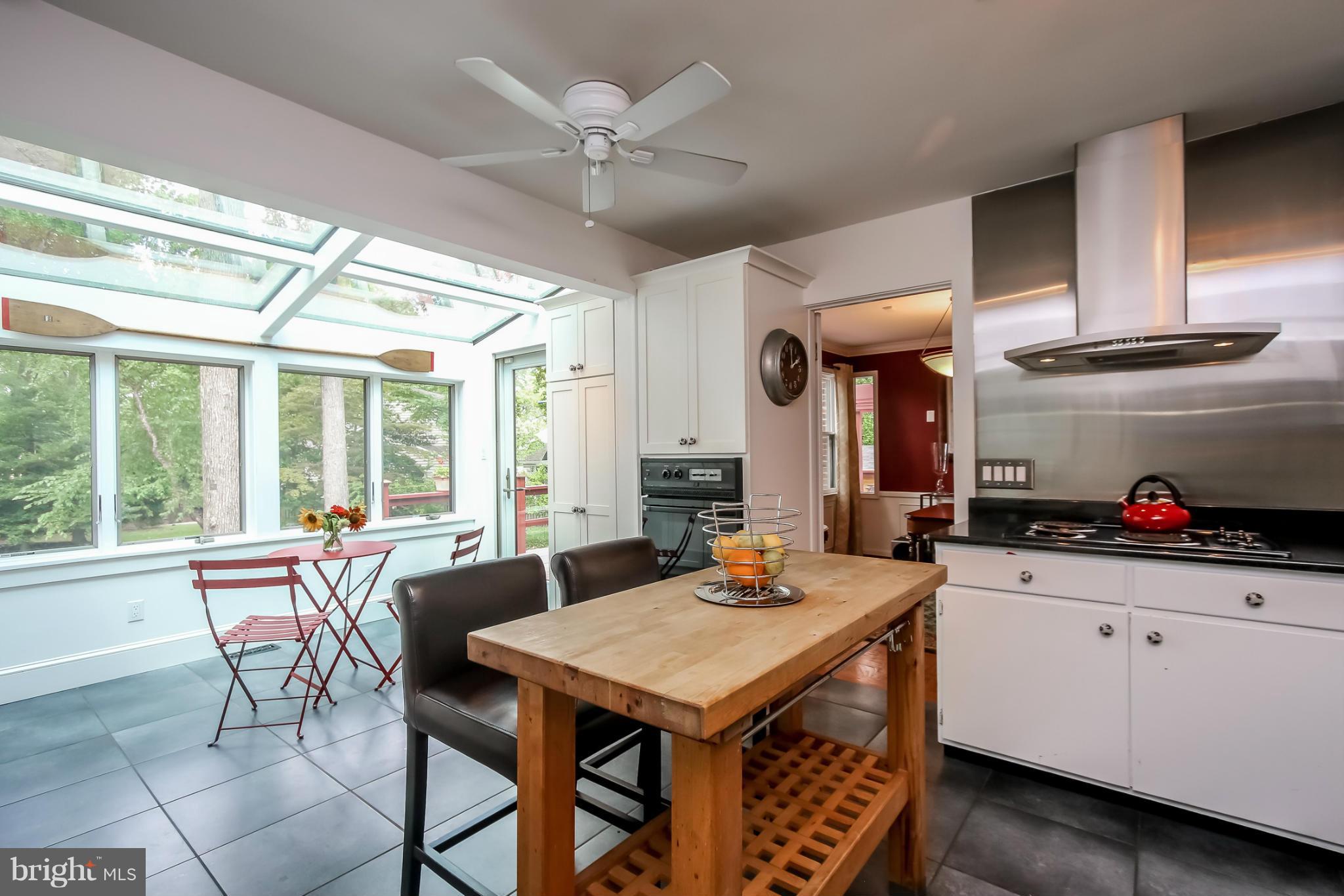 ANNAPOLIS ROADS - Residential