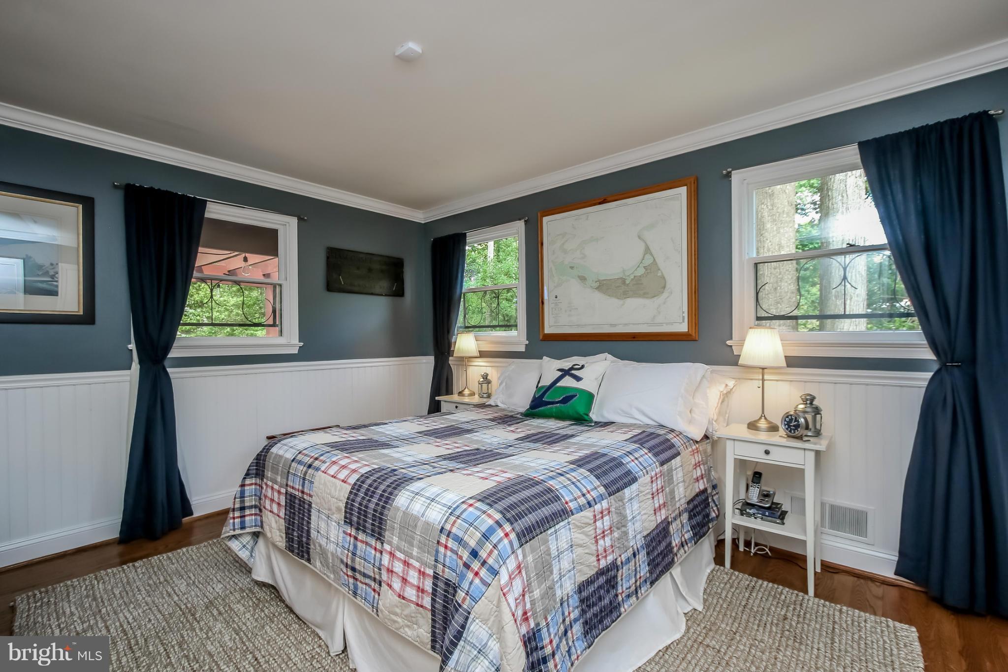 ANNAPOLIS ROADS - Residential