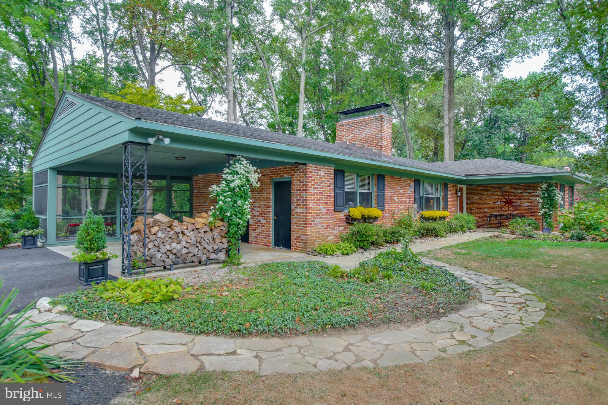 ANNAPOLIS ROADS - Residential