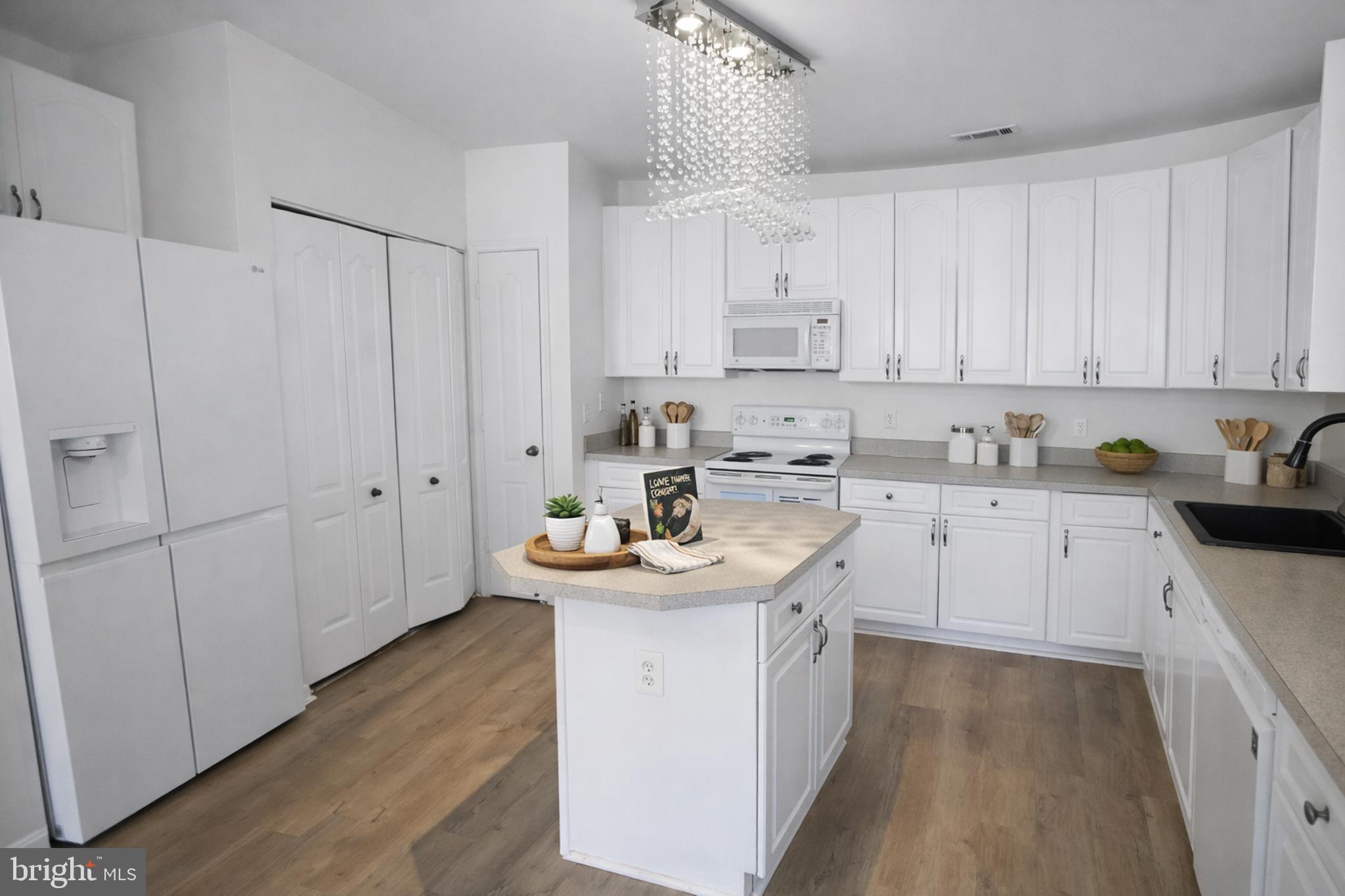 HIGH VIEW AT HUNT VALLEY - Residential Lease