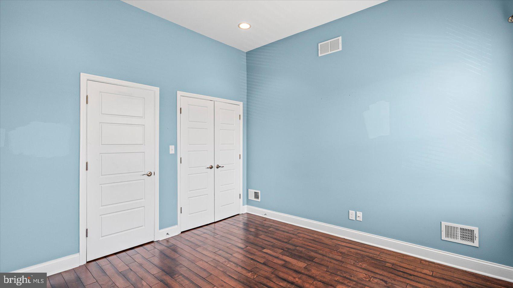 HIGHLANDTOWN - Residential