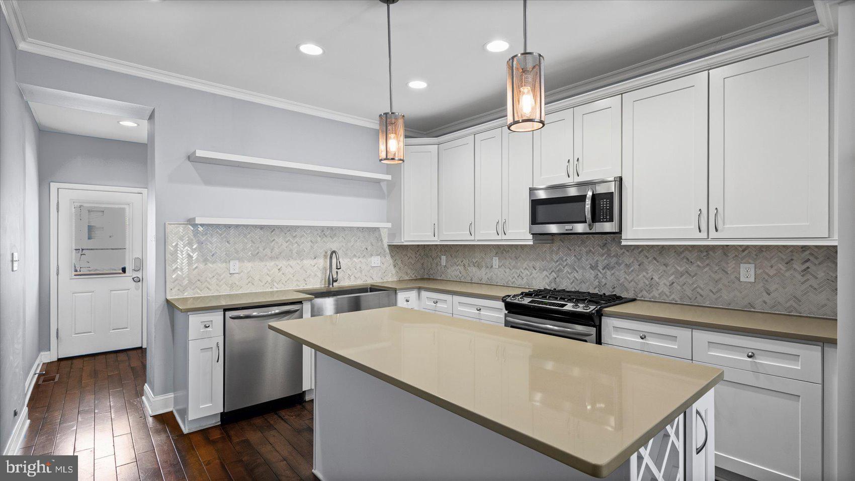 HIGHLANDTOWN - Residential