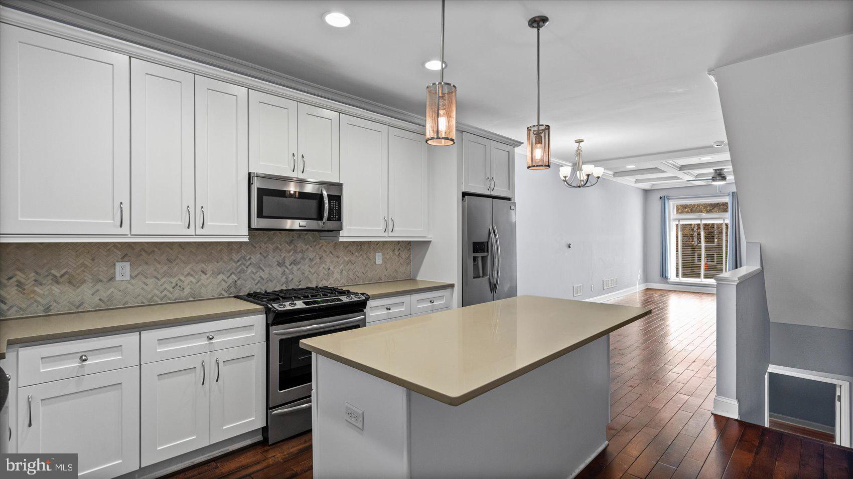 HIGHLANDTOWN - Residential