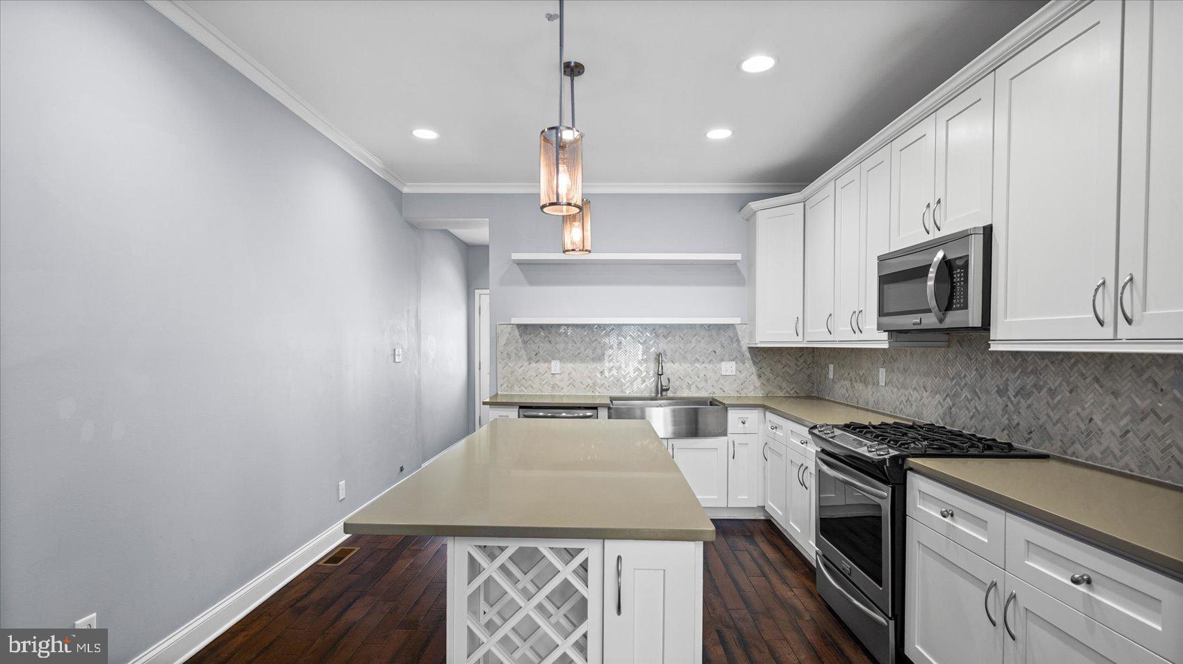 HIGHLANDTOWN - Residential