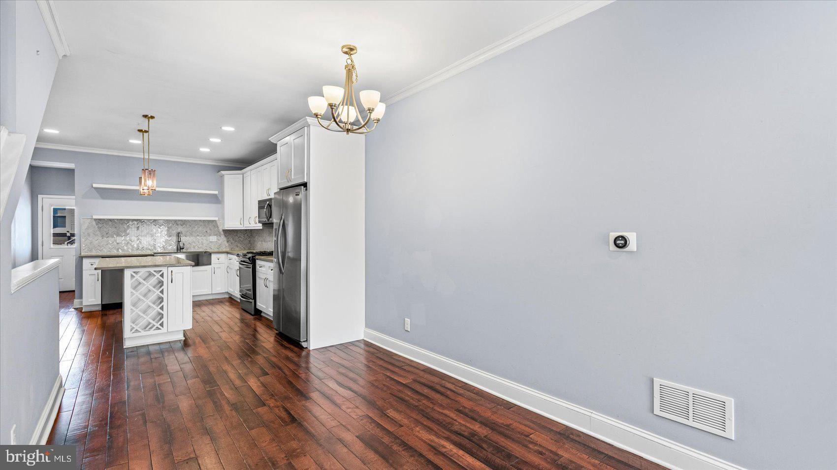 HIGHLANDTOWN - Residential