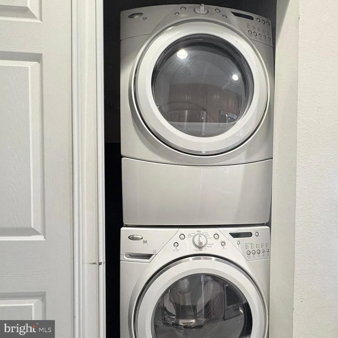 Fairfax, Virginia 22033, United States, 3 Bedrooms Bedrooms, ,3 BathroomsBathrooms,Residential,Pending,6538