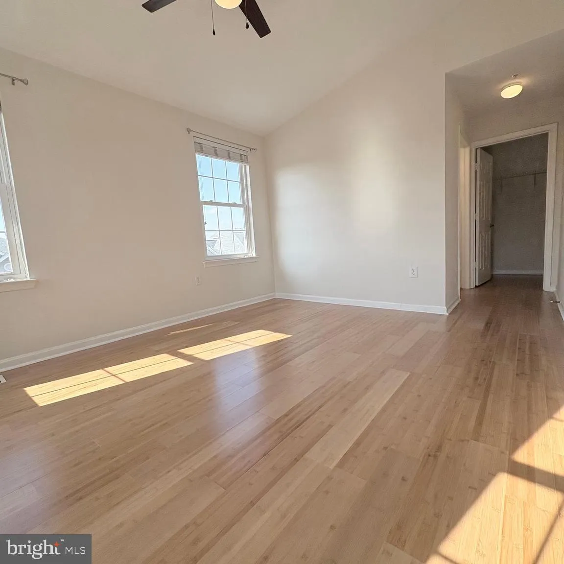 Fairfax, Virginia 22033, United States, 3 Bedrooms Bedrooms, ,3 BathroomsBathrooms,Residential,Pending,6538