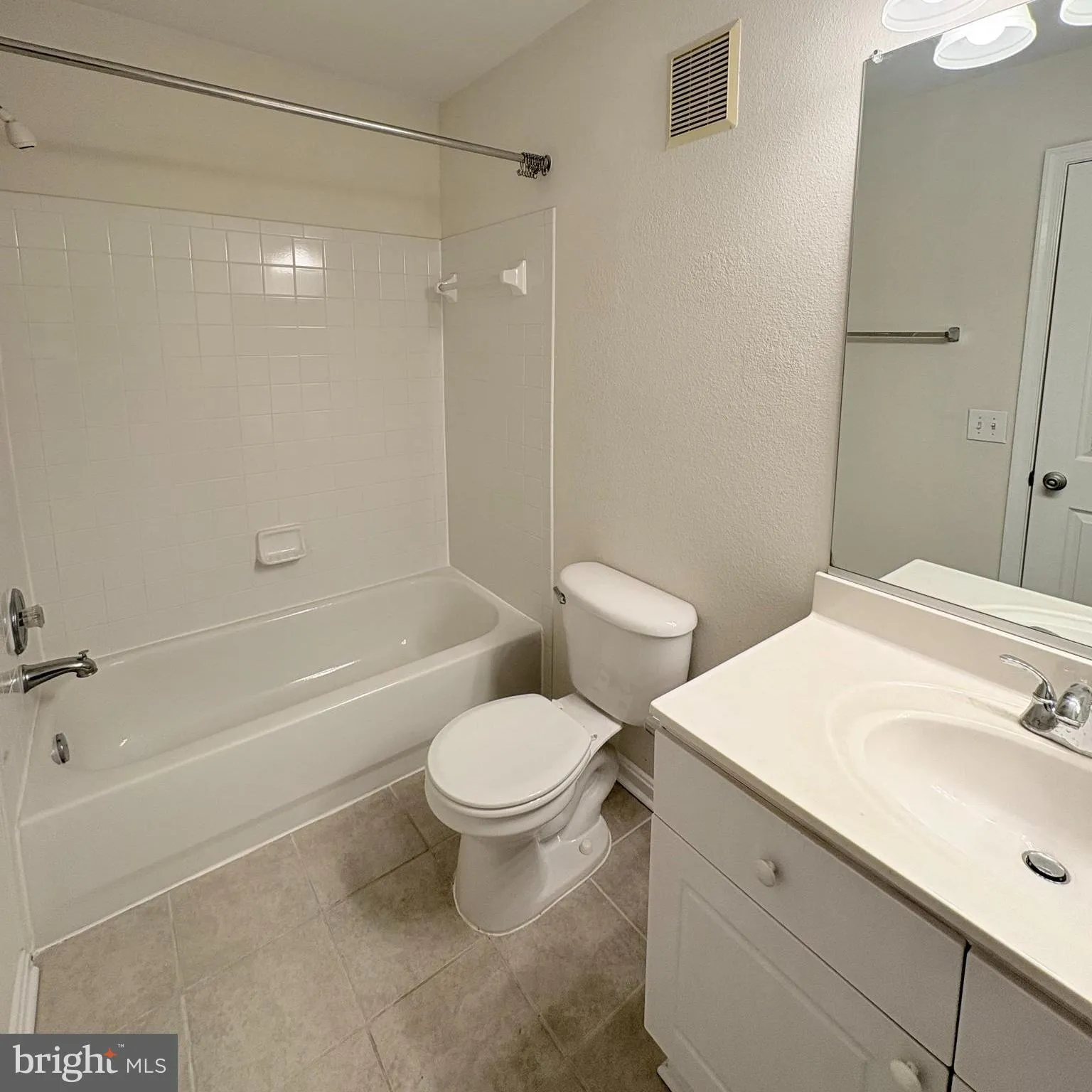 Fairfax, Virginia 22033, United States, 3 Bedrooms Bedrooms, ,3 BathroomsBathrooms,Residential,Pending,6538