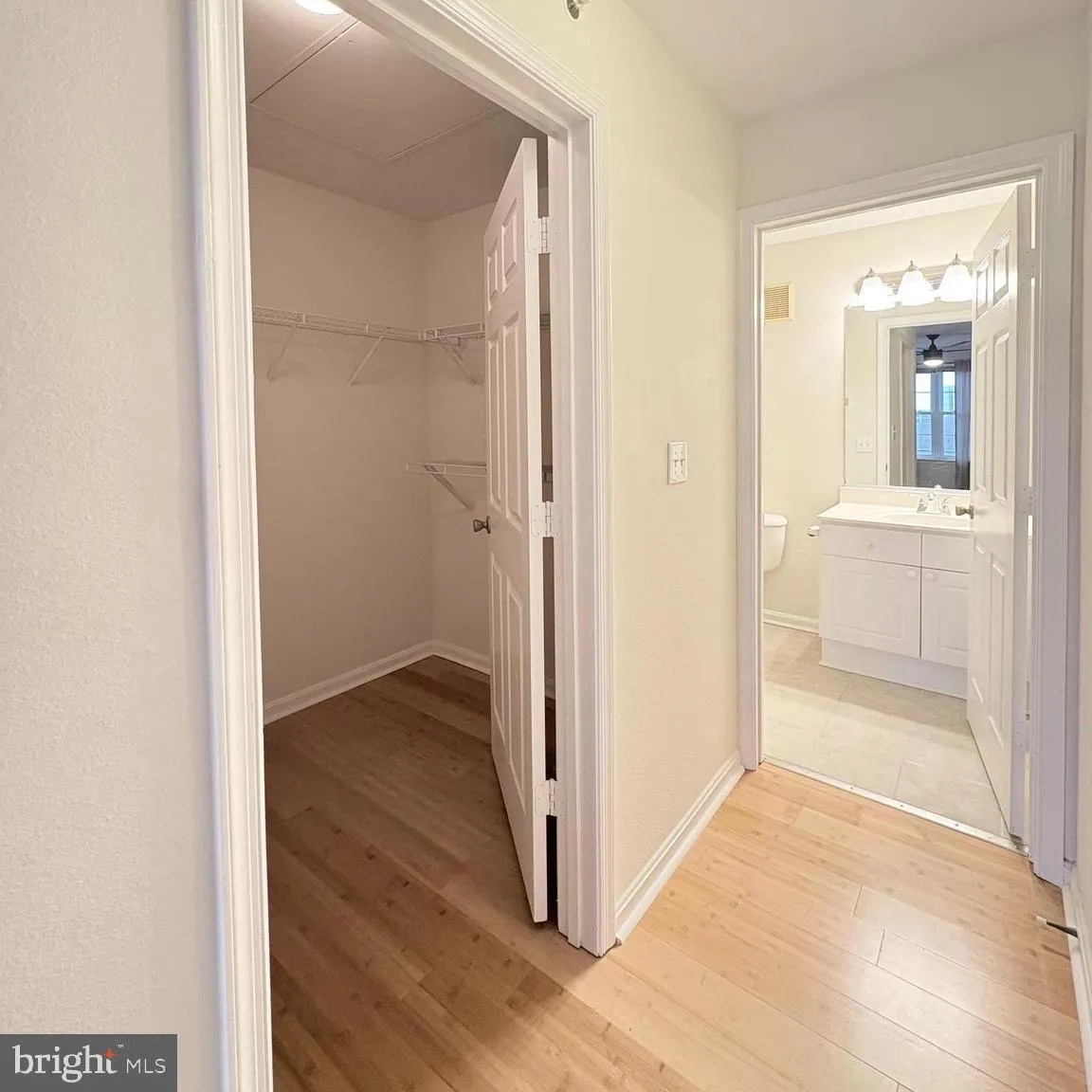 Fairfax, Virginia 22033, United States, 3 Bedrooms Bedrooms, ,3 BathroomsBathrooms,Residential,Pending,6538