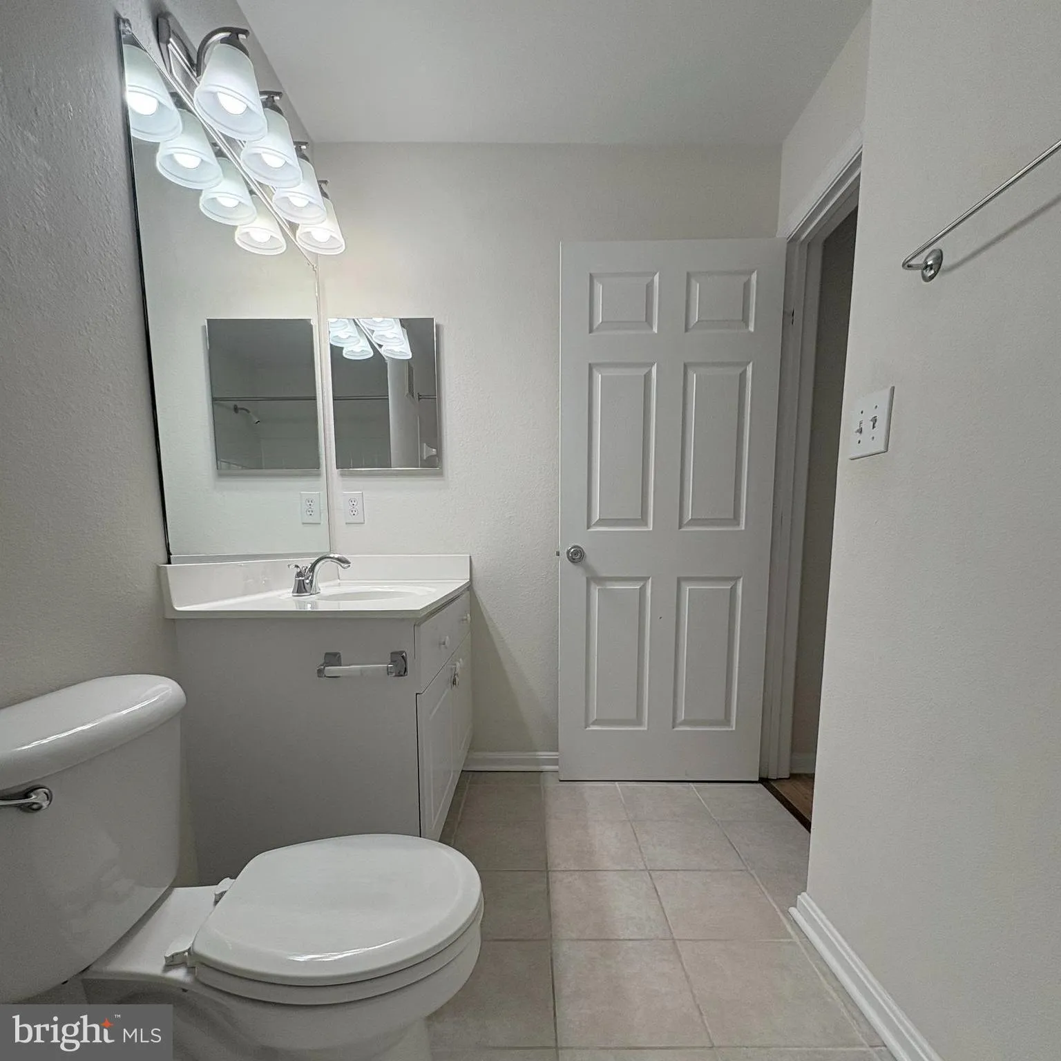 Fairfax, Virginia 22033, United States, 3 Bedrooms Bedrooms, ,3 BathroomsBathrooms,Residential,Pending,6538