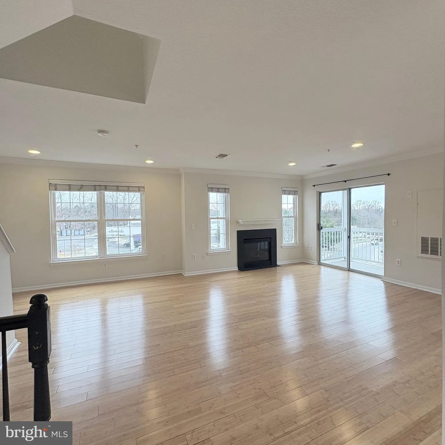 Fairfax, Virginia 22033, United States, 3 Bedrooms Bedrooms, ,3 BathroomsBathrooms,Residential,Pending,6538