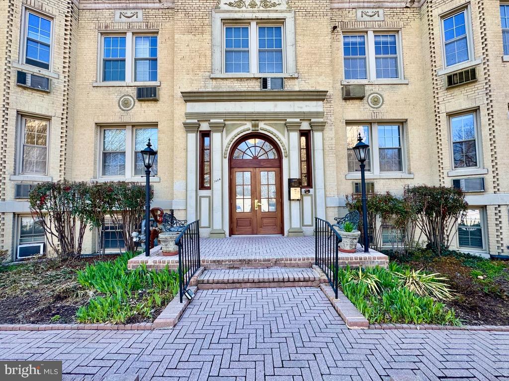 3024 WISCONSIN AVENUE NW 207