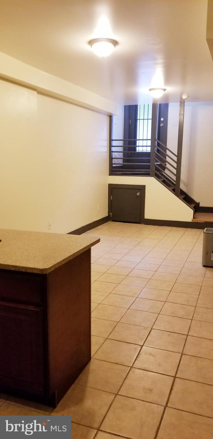 TEMPLE UNIVERSITY - Residential Lease