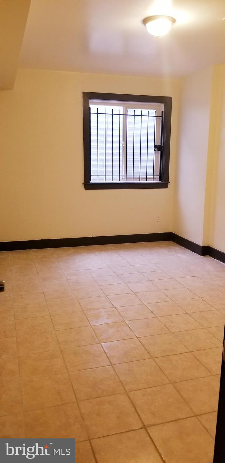 TEMPLE UNIVERSITY - Residential Lease