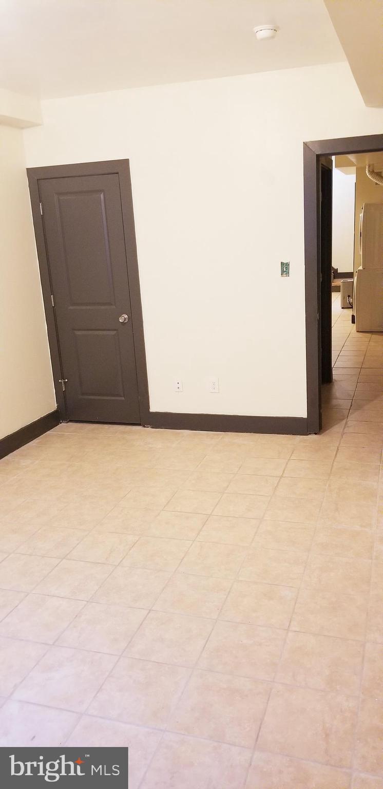 TEMPLE UNIVERSITY - Residential Lease