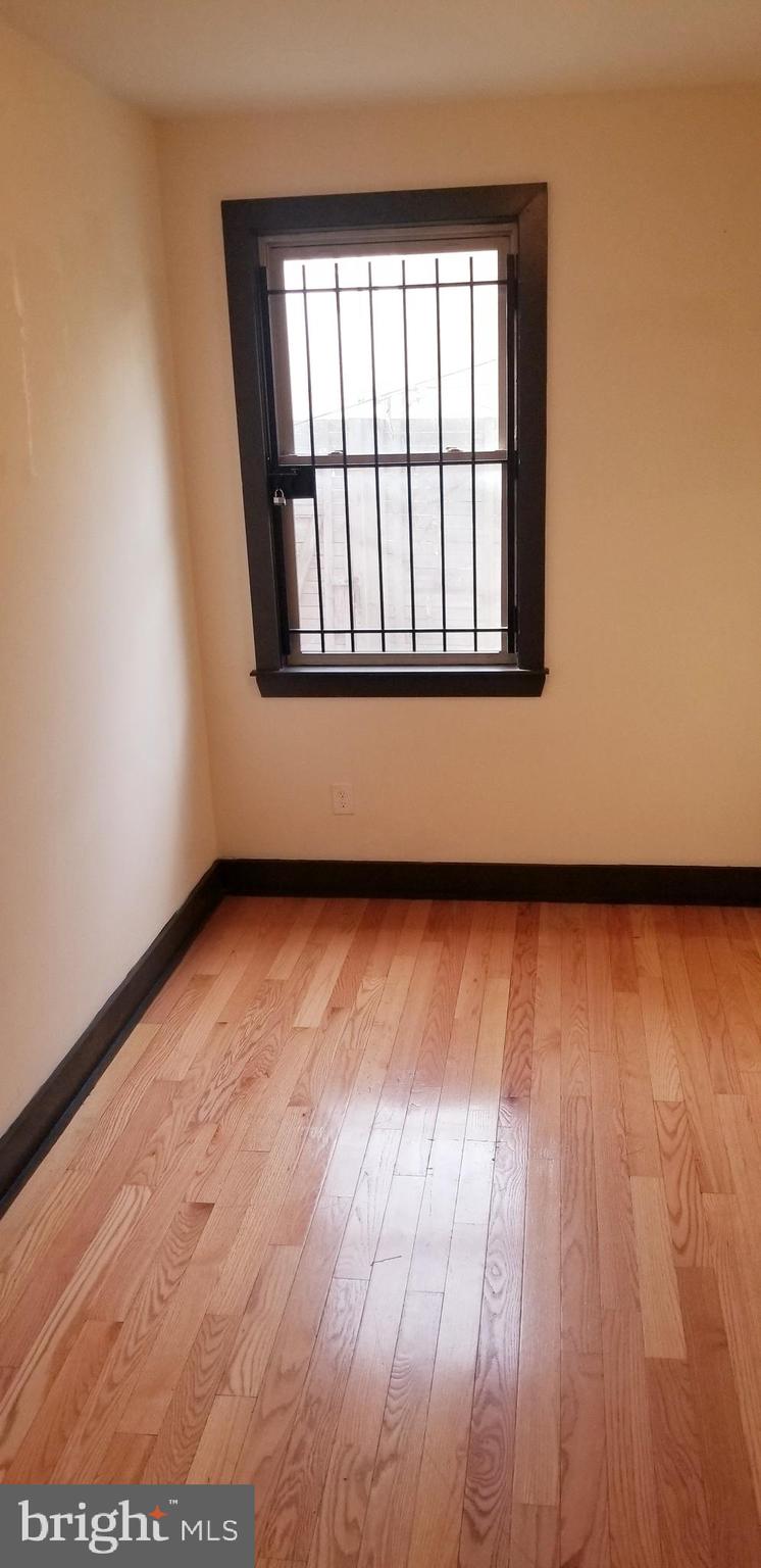 TEMPLE UNIVERSITY - Residential Lease