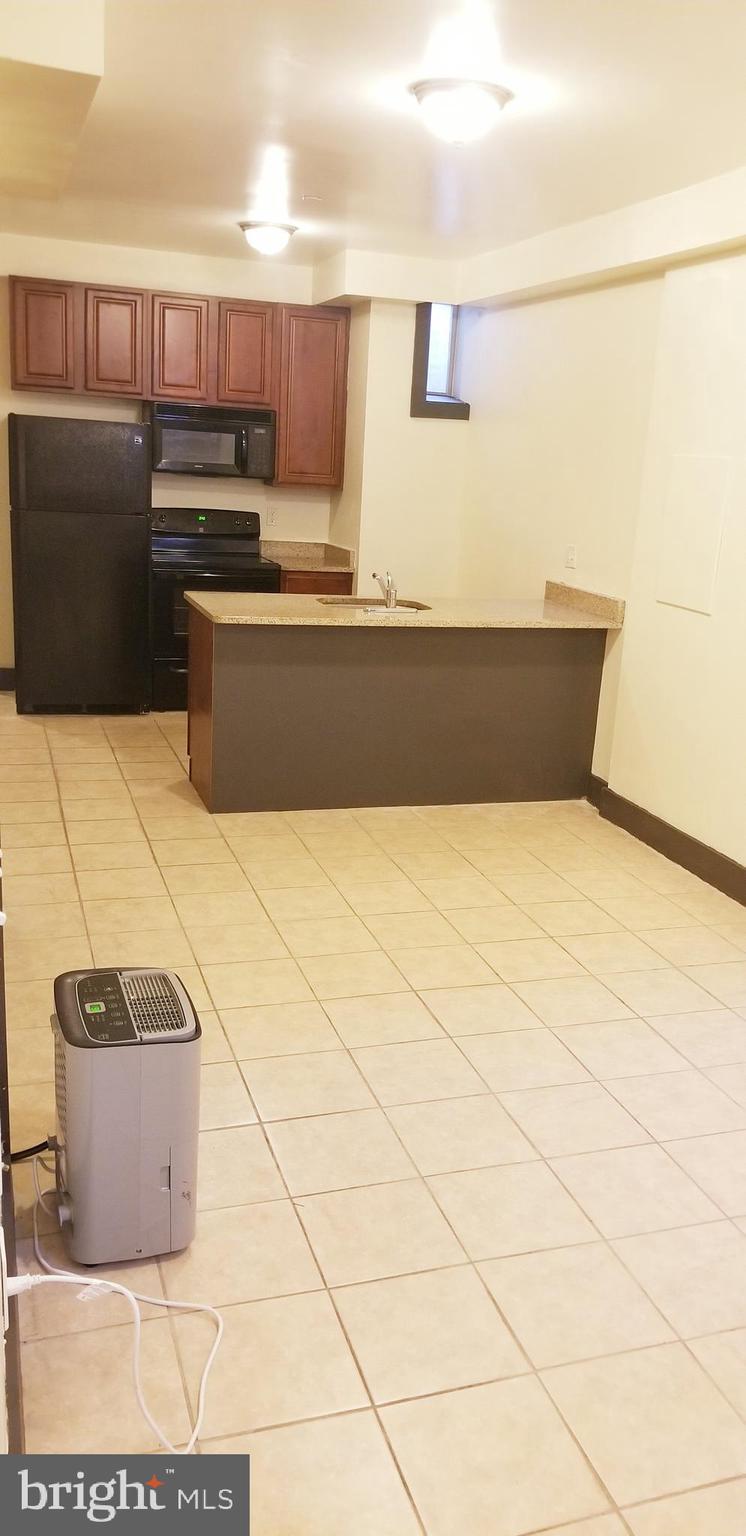 TEMPLE UNIVERSITY - Residential Lease