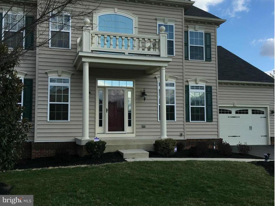 NV HOMES  GREYSTONE MODEL, 6,260 SFT FIN AREA, 6 BR, 5 FB, 1 HB, . MN FLR MBR SITTING AREA. DRAMATIC 2 STORY FOYER * FAM RM, GOURMET KIT FEATURES LGE CENTER WORK ISLAND, W-IN PANTRY, B'FST BAR & MORNING RM. FULLY FIN BSMT W/ BAR, EXERCISE RM, IN-LAW STE & MEDIA RM. TRAY CEILINGS, SPRINKLER, 2 LVL DECK, CUL-DE-SAC BACKS TO CONSERVATION TREES, MINS TO VRE, RTE 66.