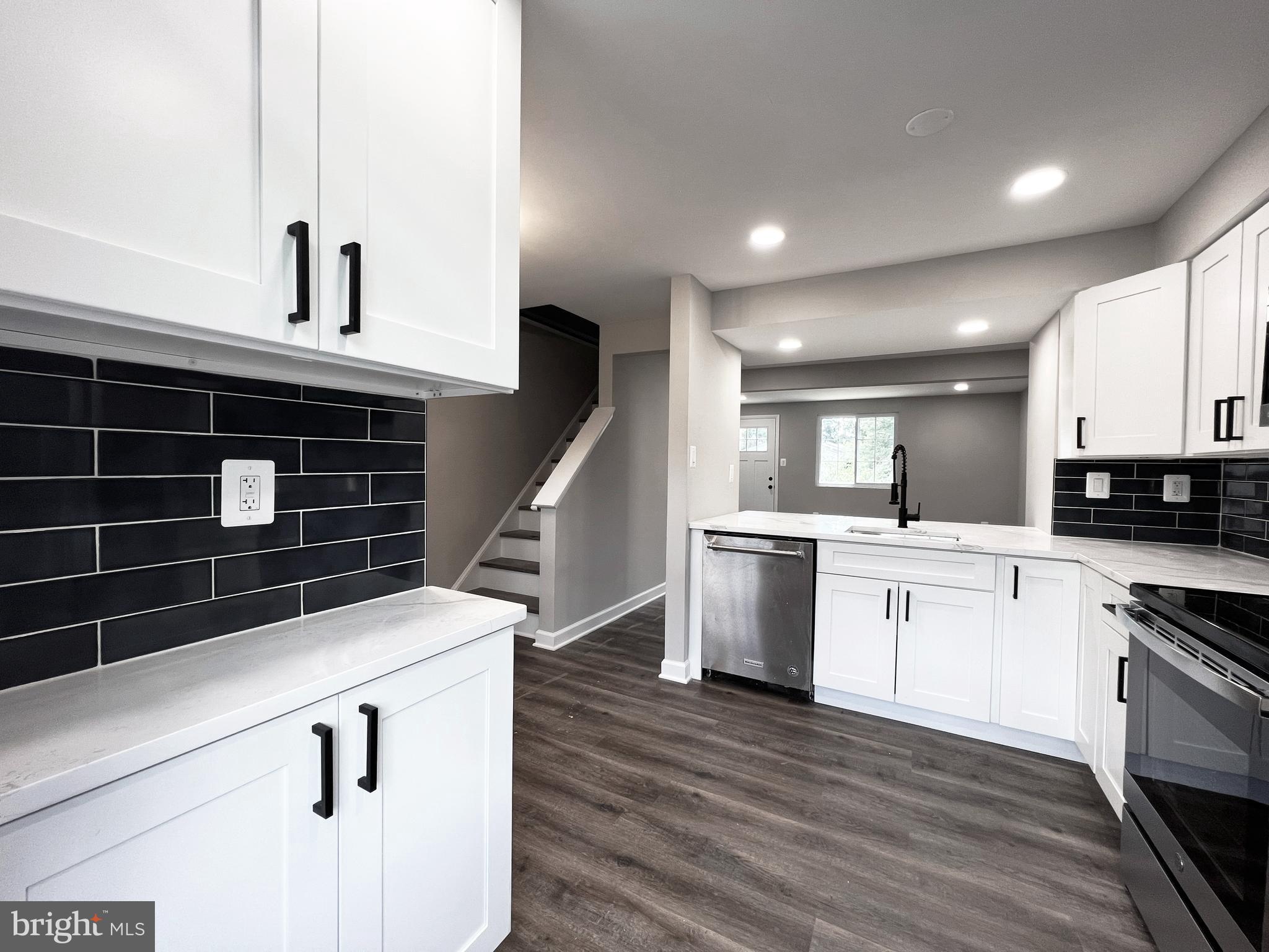 OAK SPRINGS - Residential