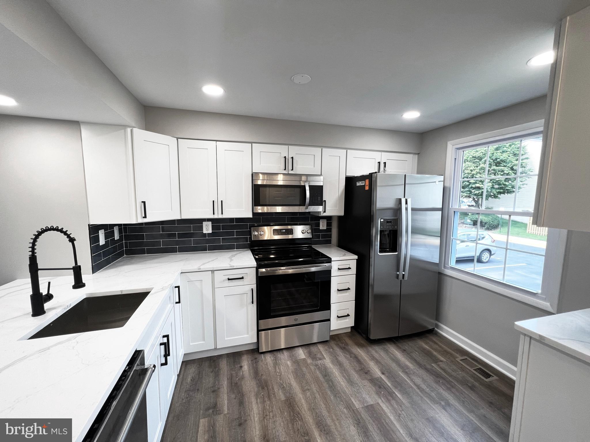 OAK SPRINGS - Residential