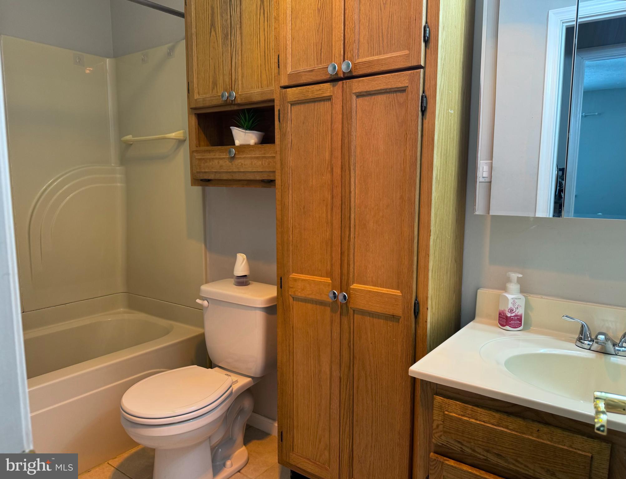 SOUTHGATE - Residential