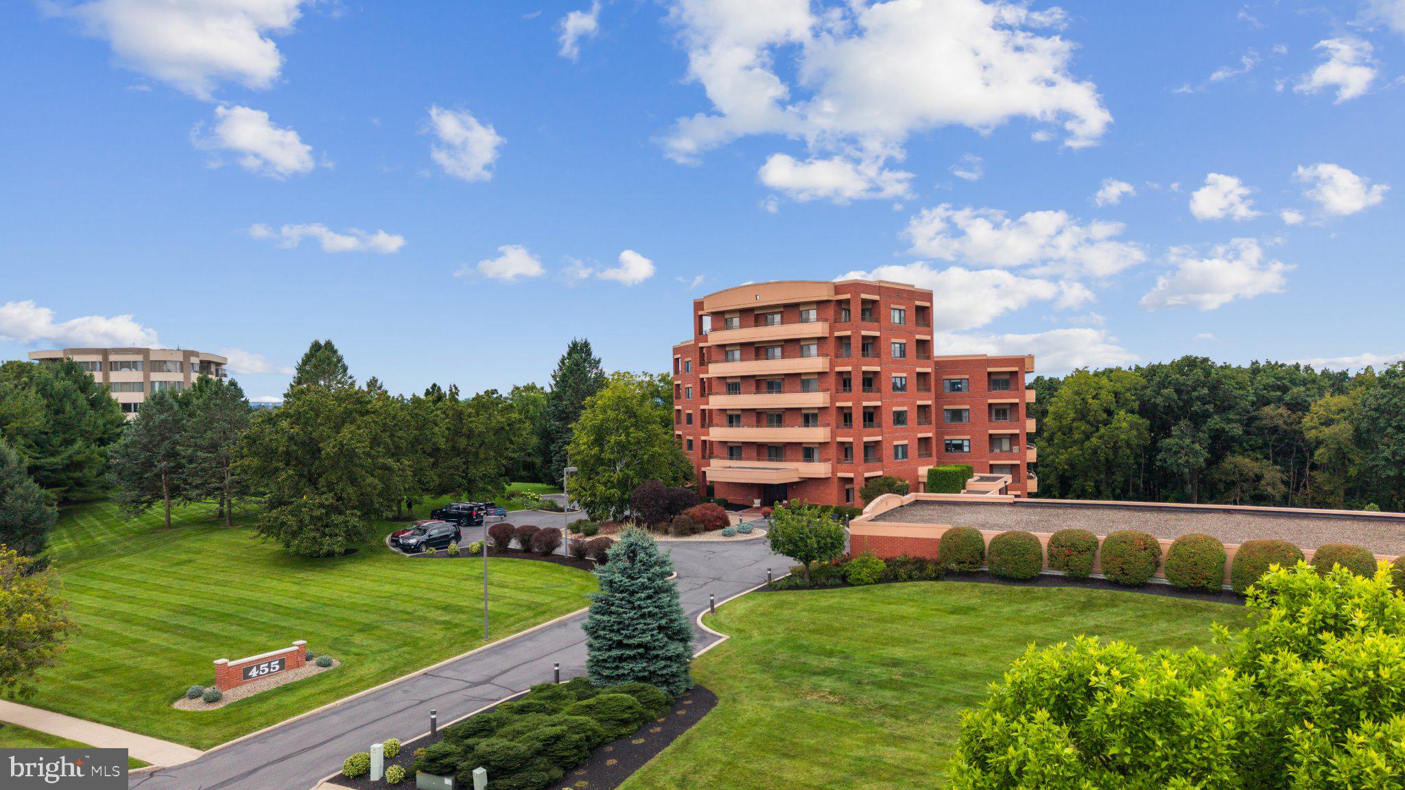 455 WINDMERE DRIVE 3C