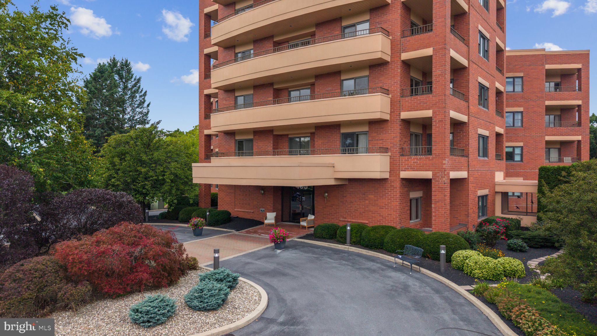 455 WINDMERE DRIVE 3C