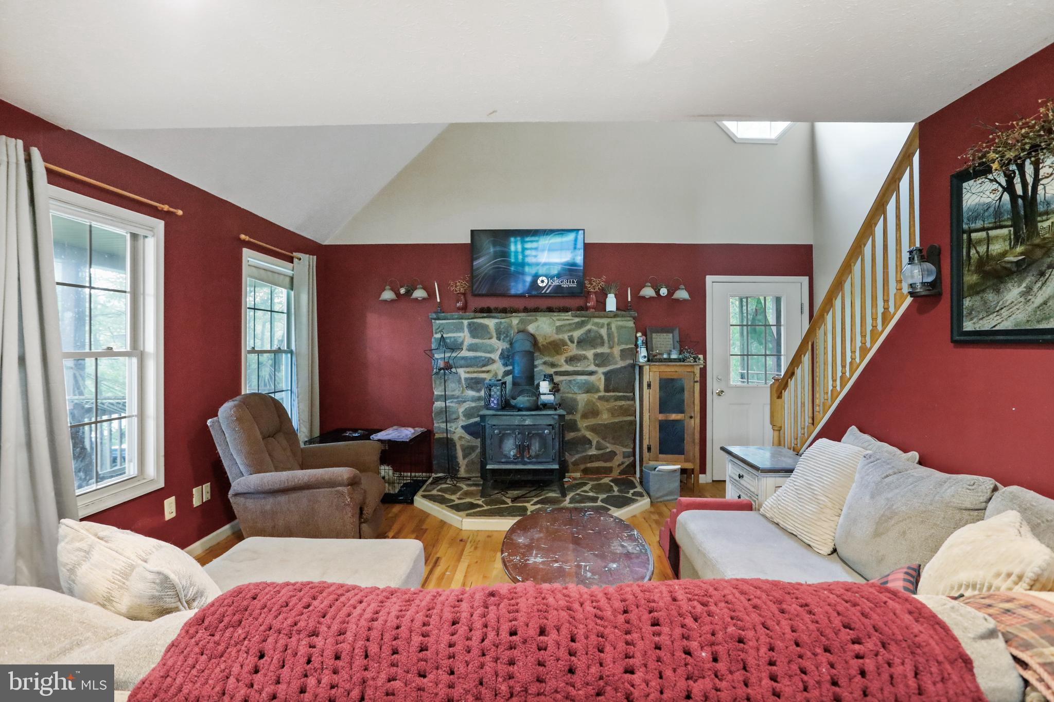 921 W BARNES MILL DRIVE