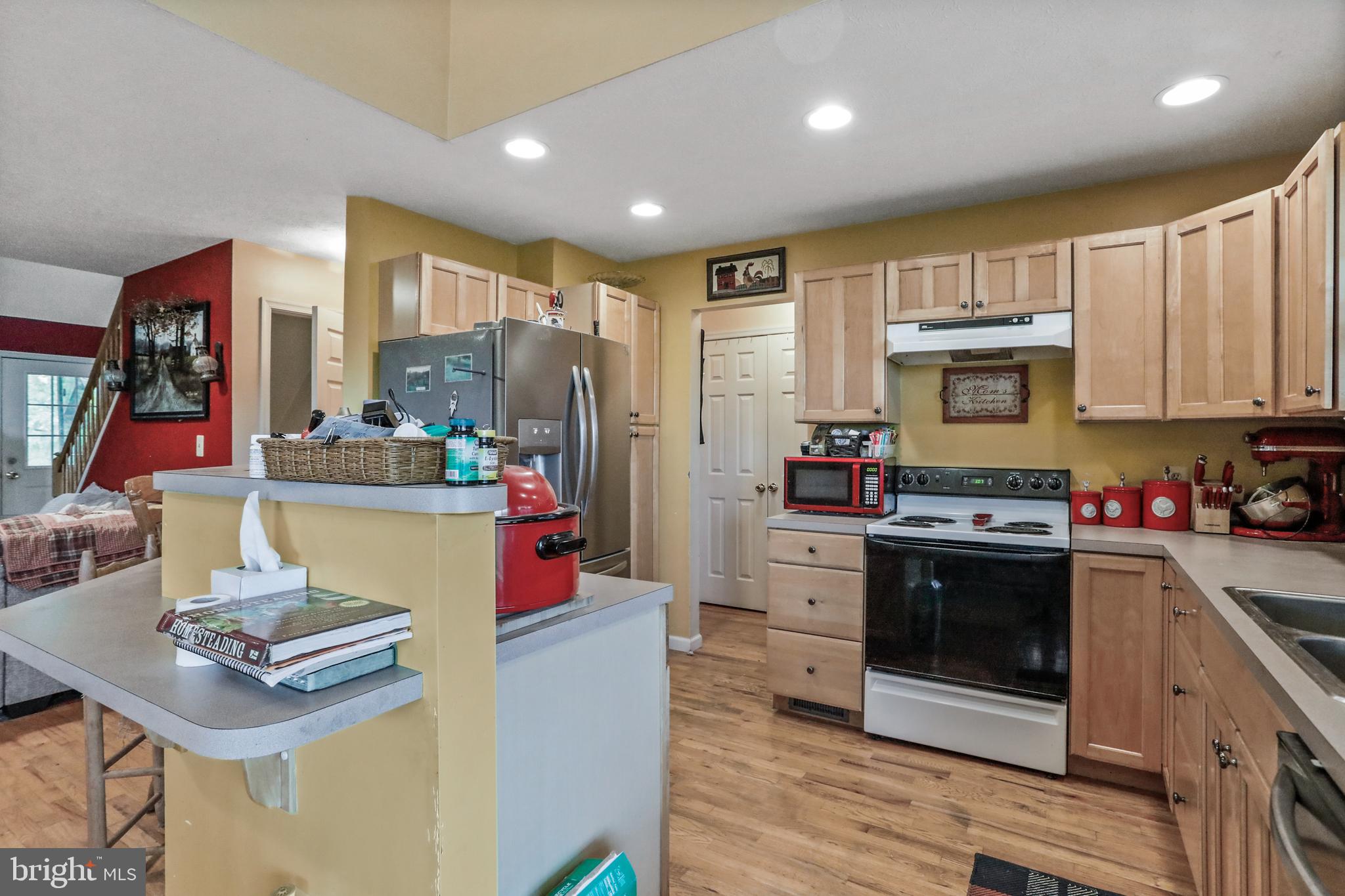 921 W BARNES MILL DRIVE