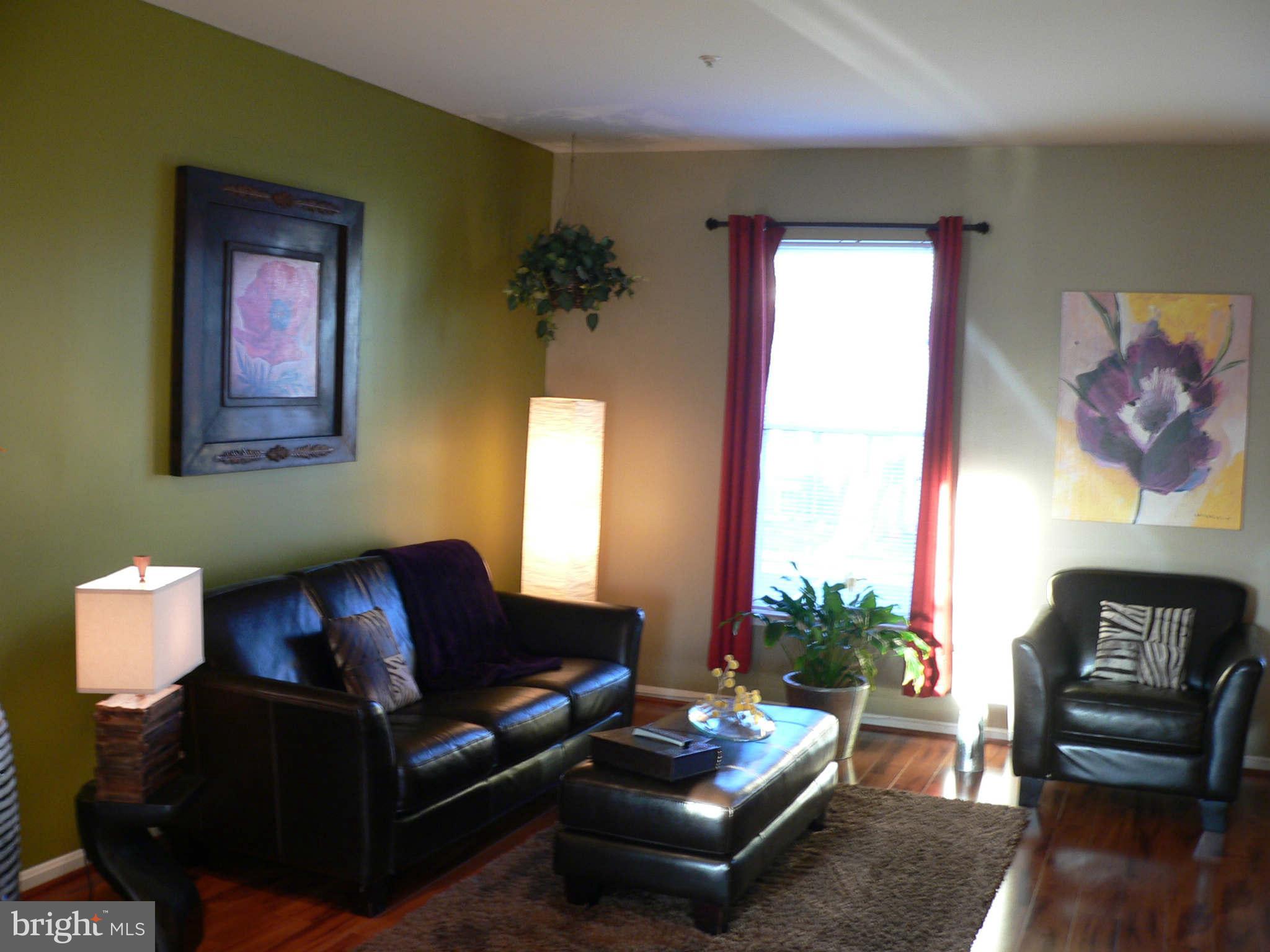 RIDGE COMMONS - Residential Lease