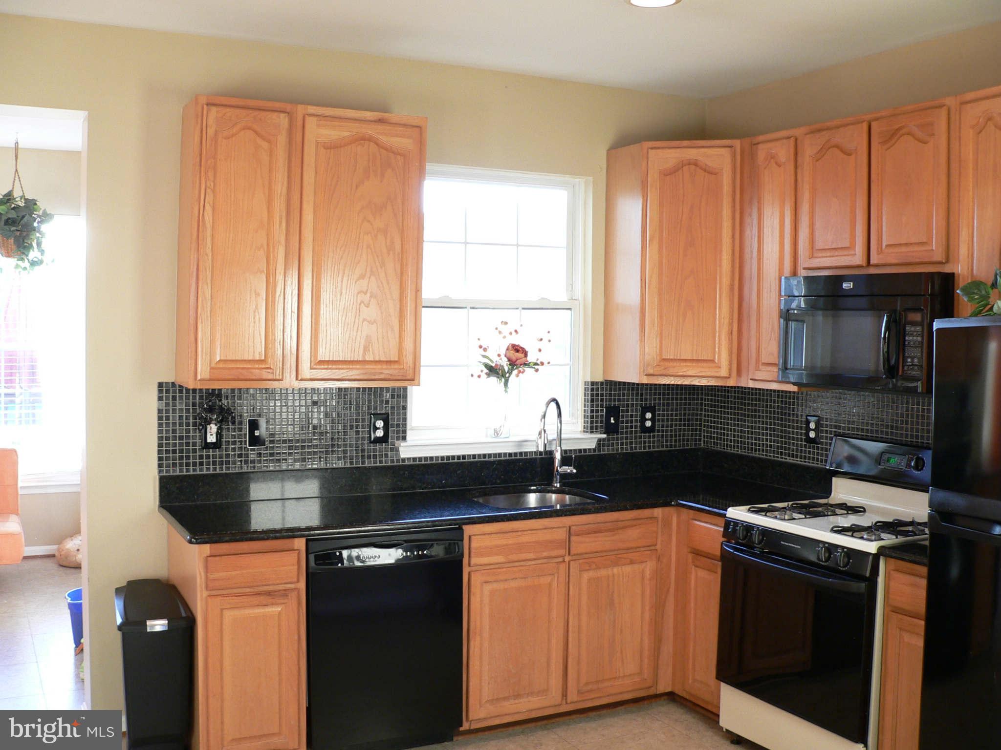 RIDGE COMMONS - Residential Lease