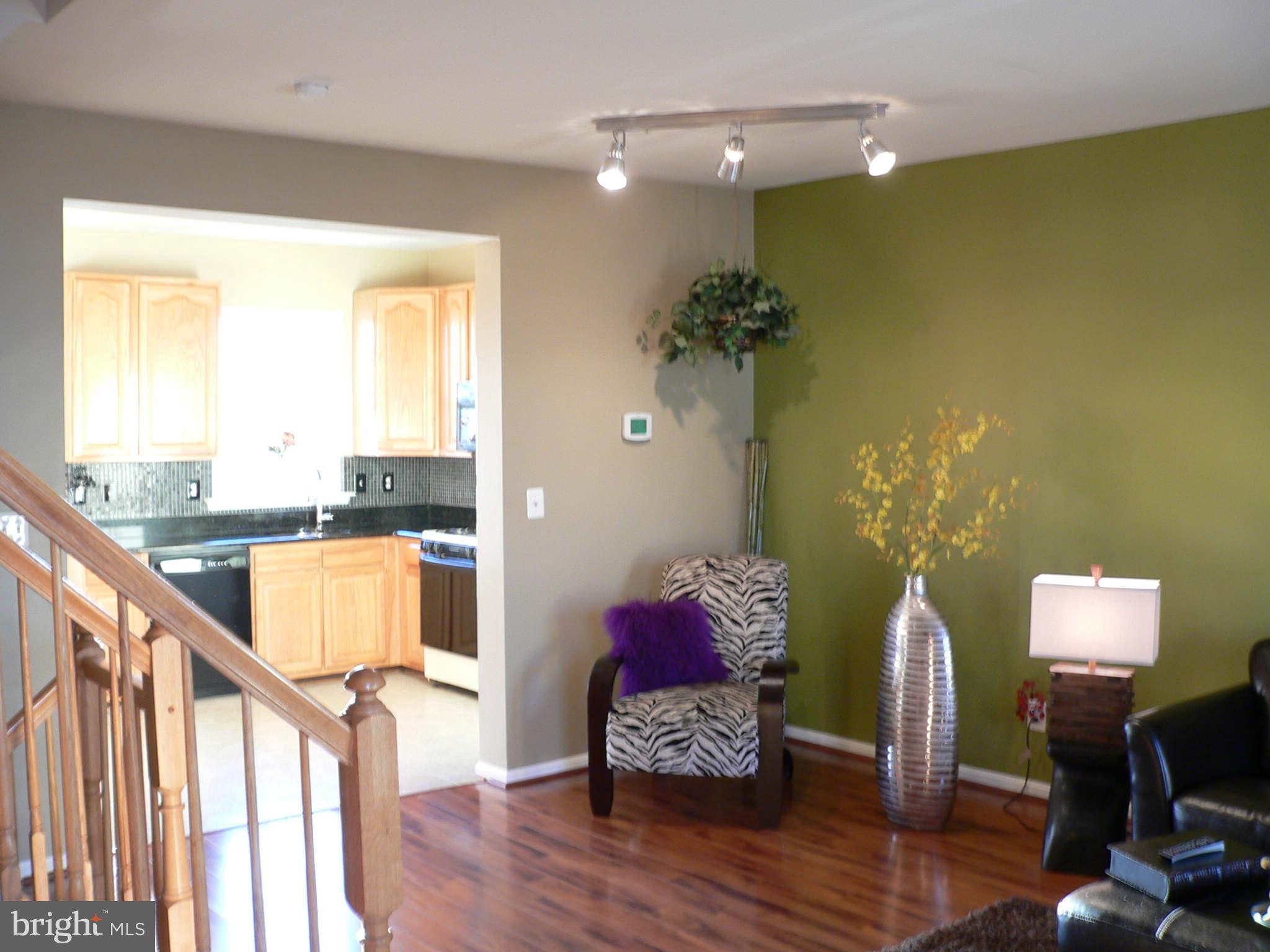 RIDGE COMMONS - Residential Lease