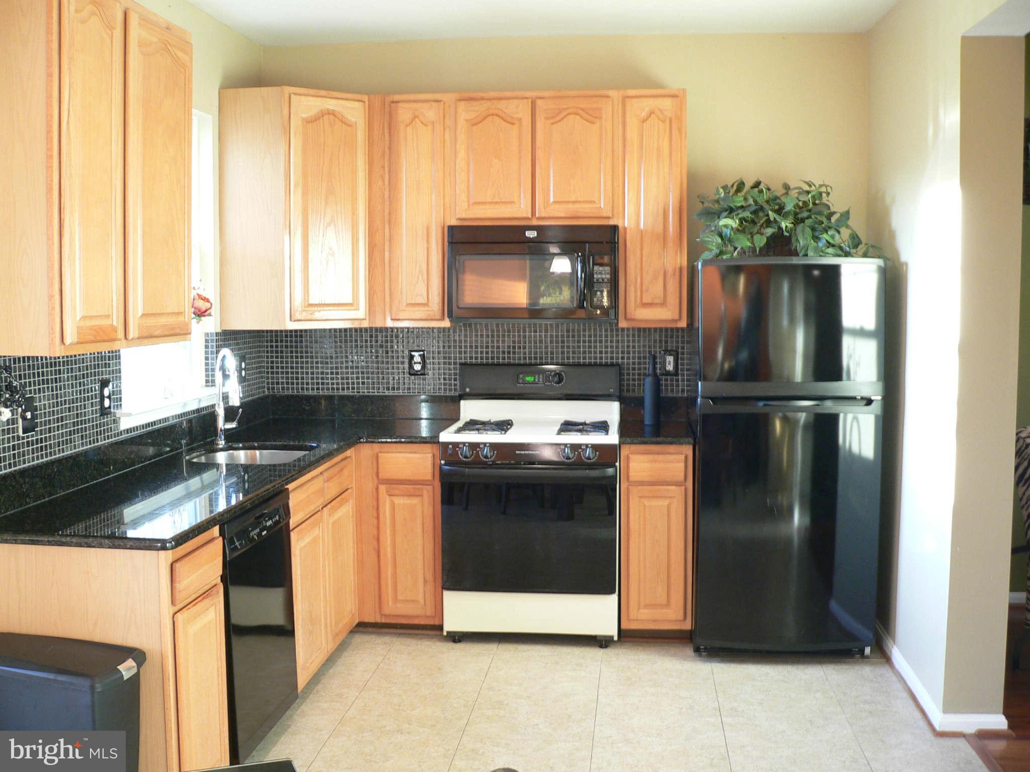 RIDGE COMMONS - Residential Lease