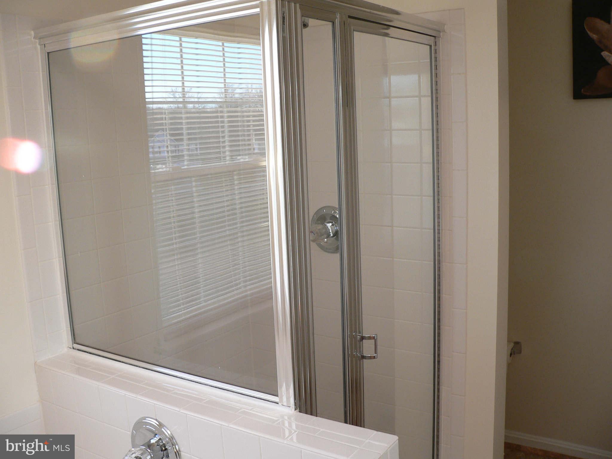 RIDGE COMMONS - Residential Lease