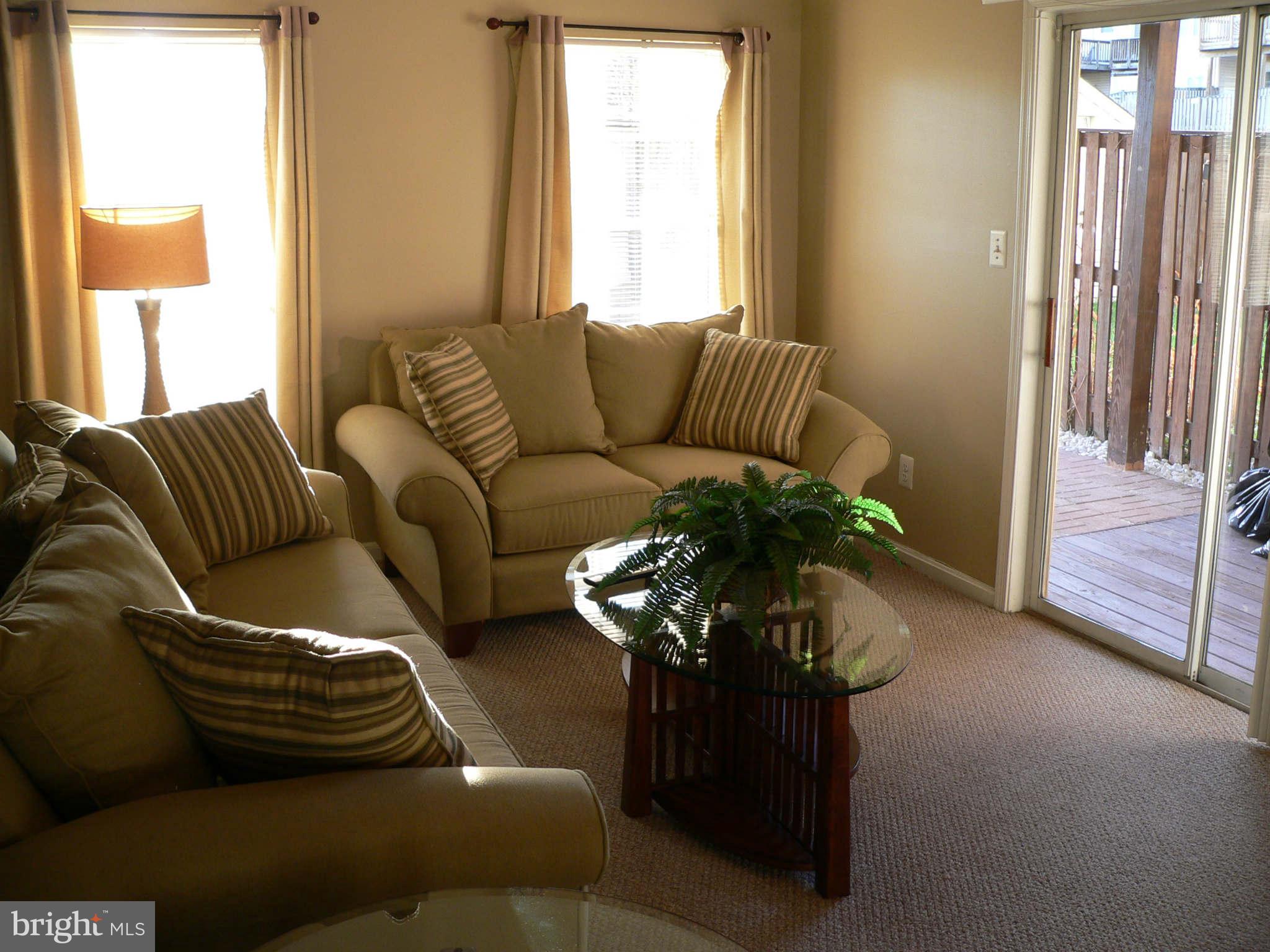 RIDGE COMMONS - Residential Lease