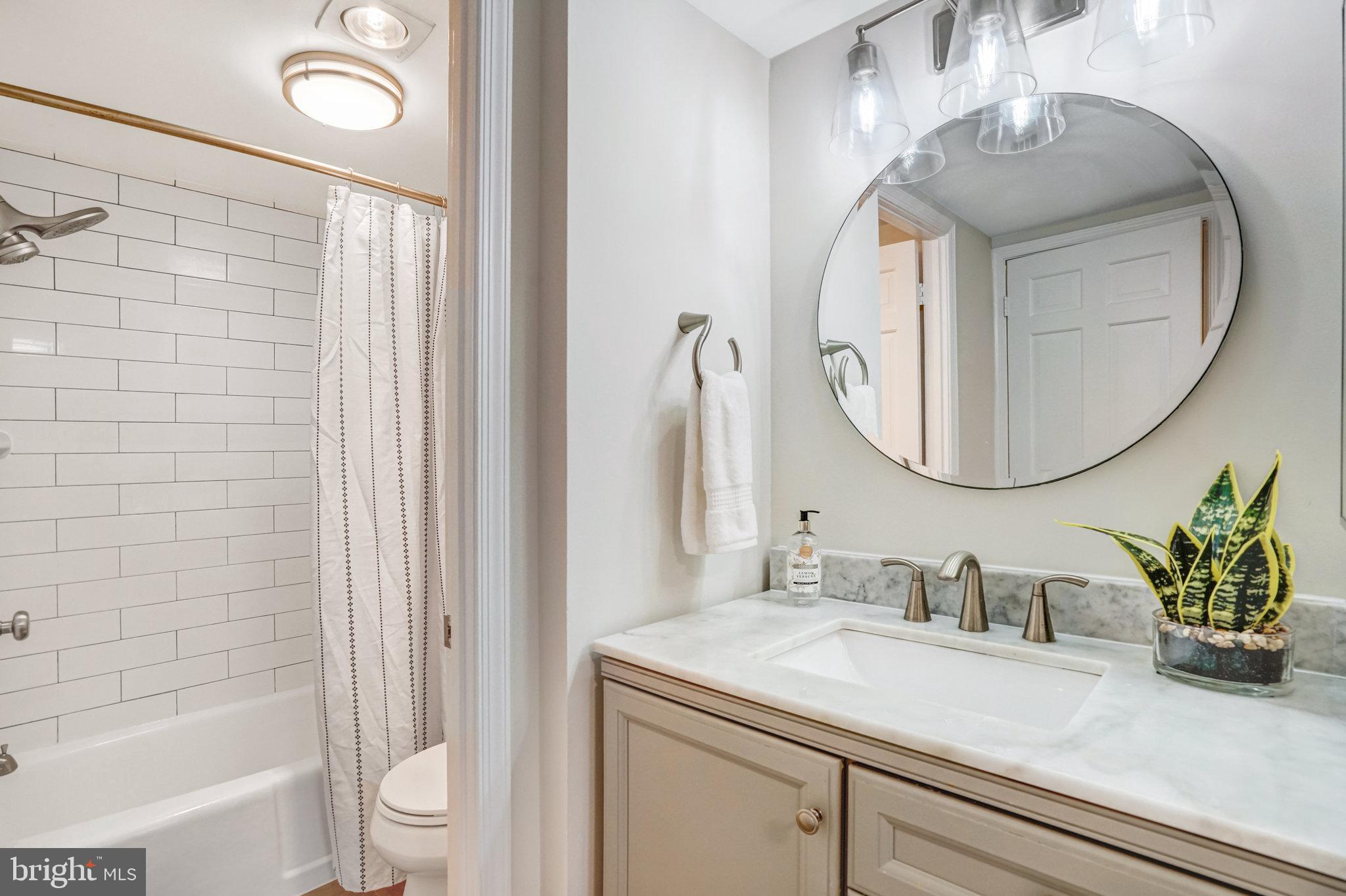 THE COLONIES - Residential