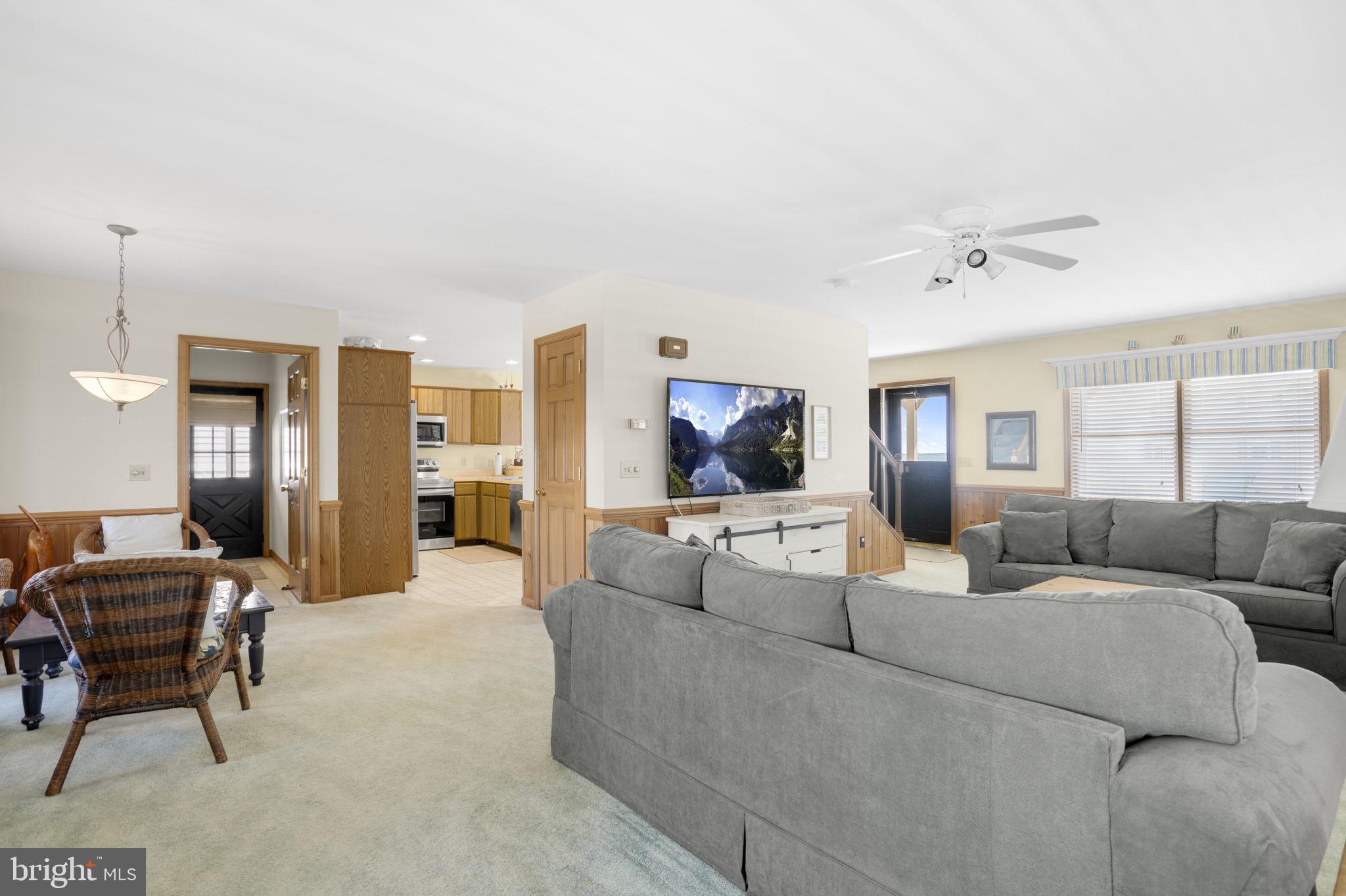 CAPTAIN'S COVE - Residential