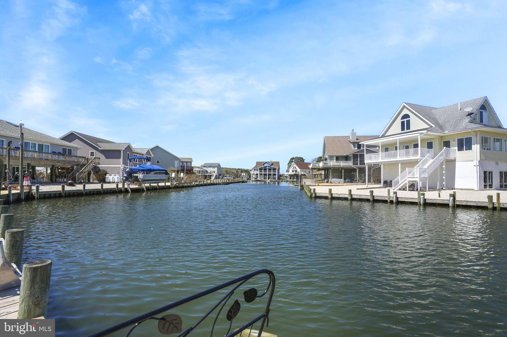 CAPTAIN'S COVE - Residential