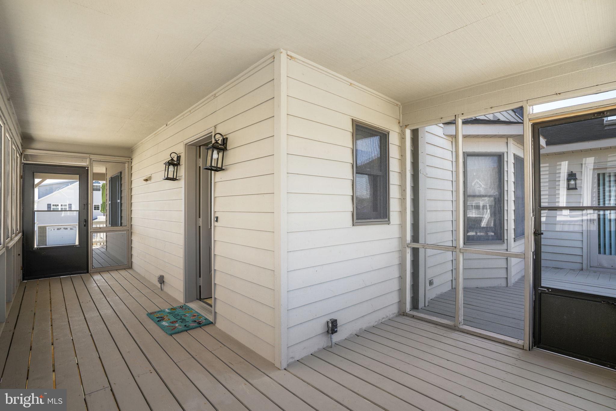 CAPTAIN'S COVE - Residential