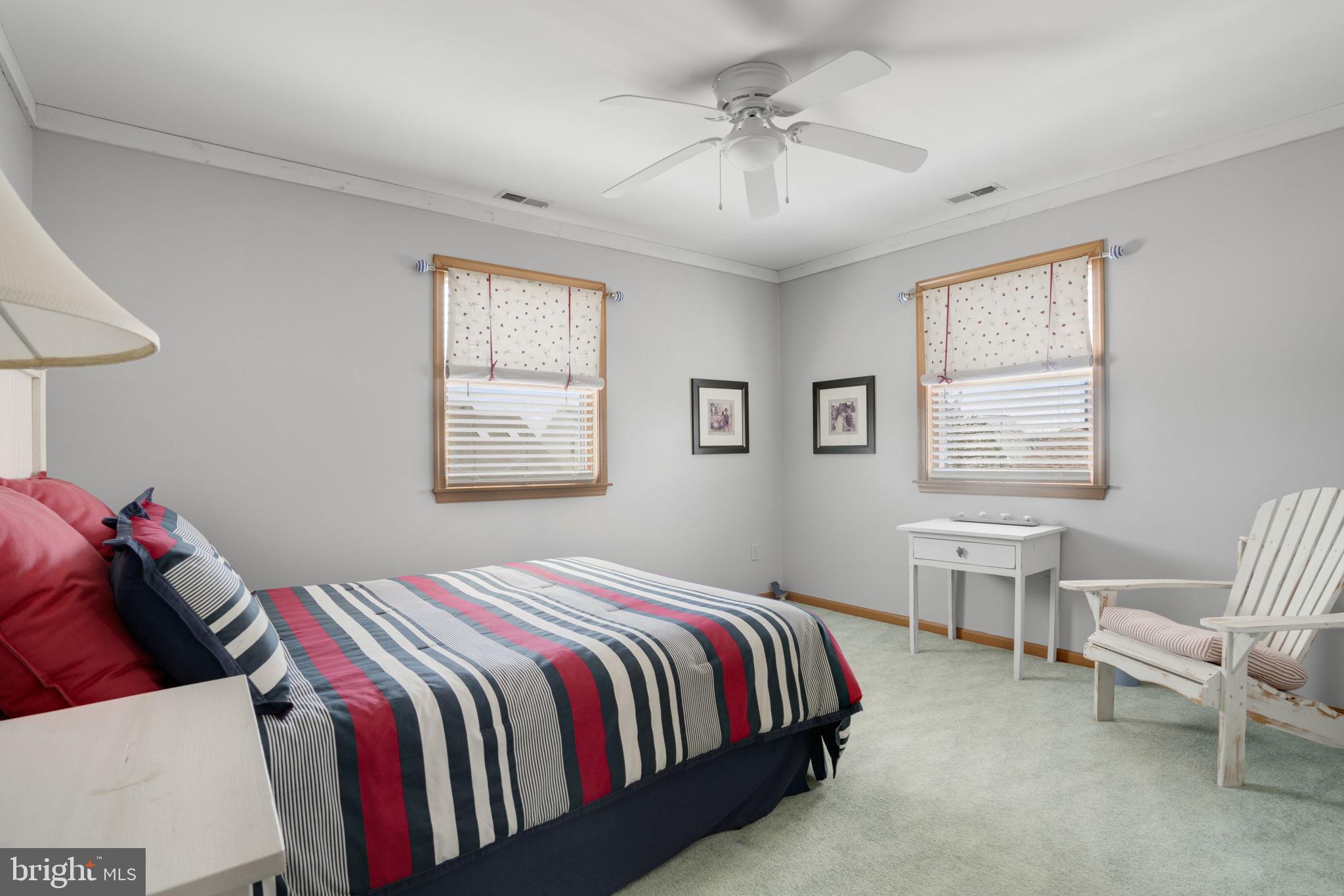 CAPTAIN'S COVE - Residential