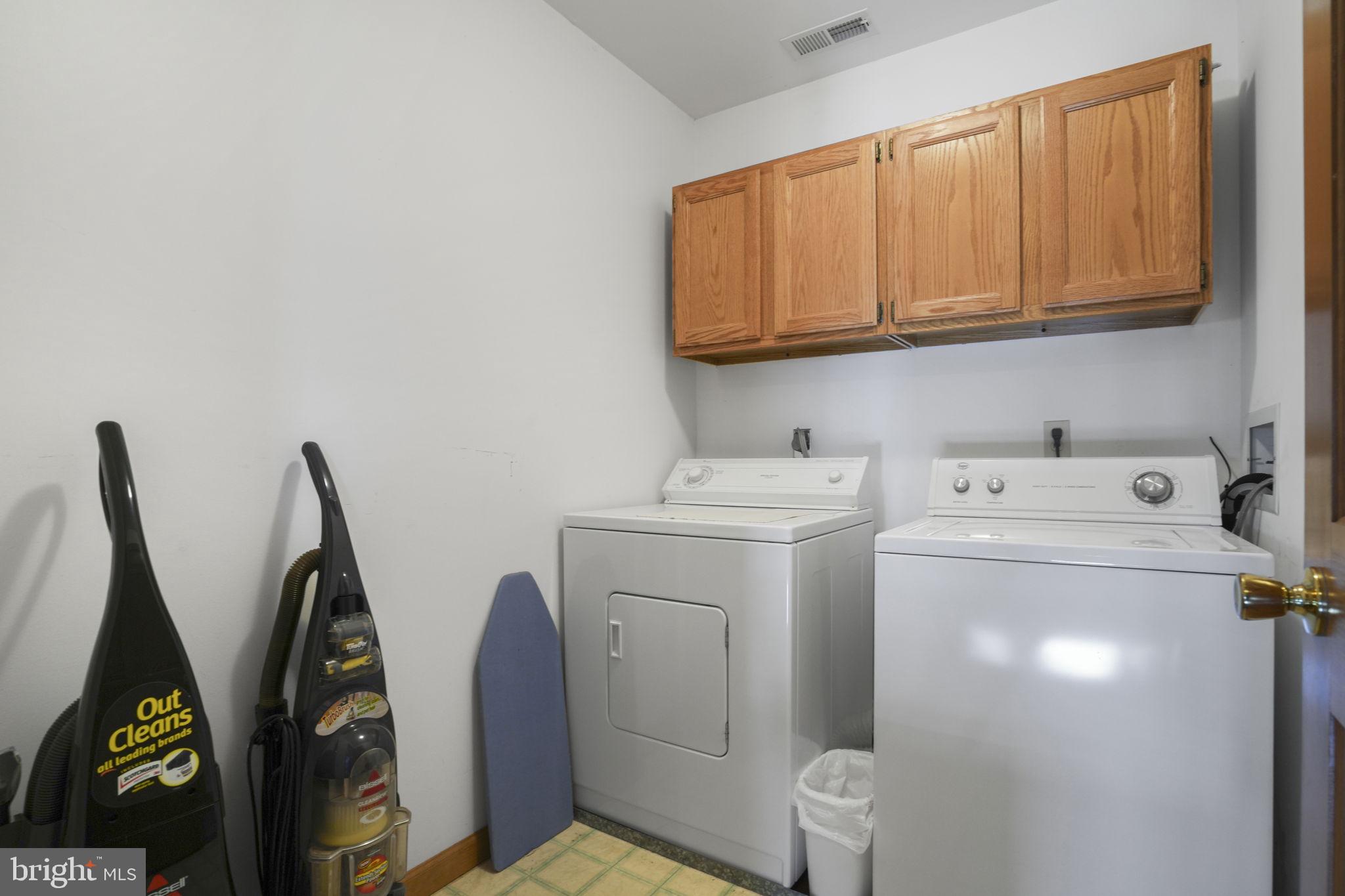 CAPTAIN'S COVE - Residential