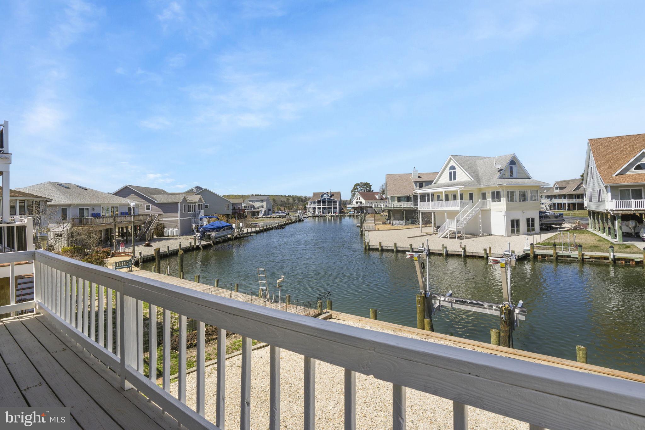 CAPTAIN'S COVE - Residential