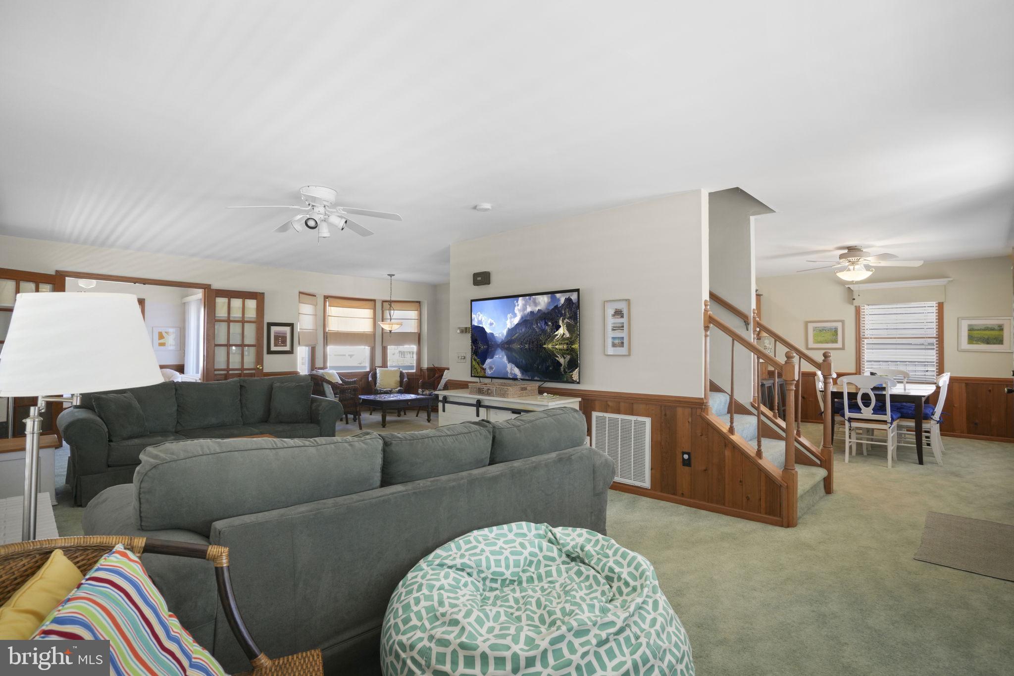 CAPTAIN'S COVE - Residential