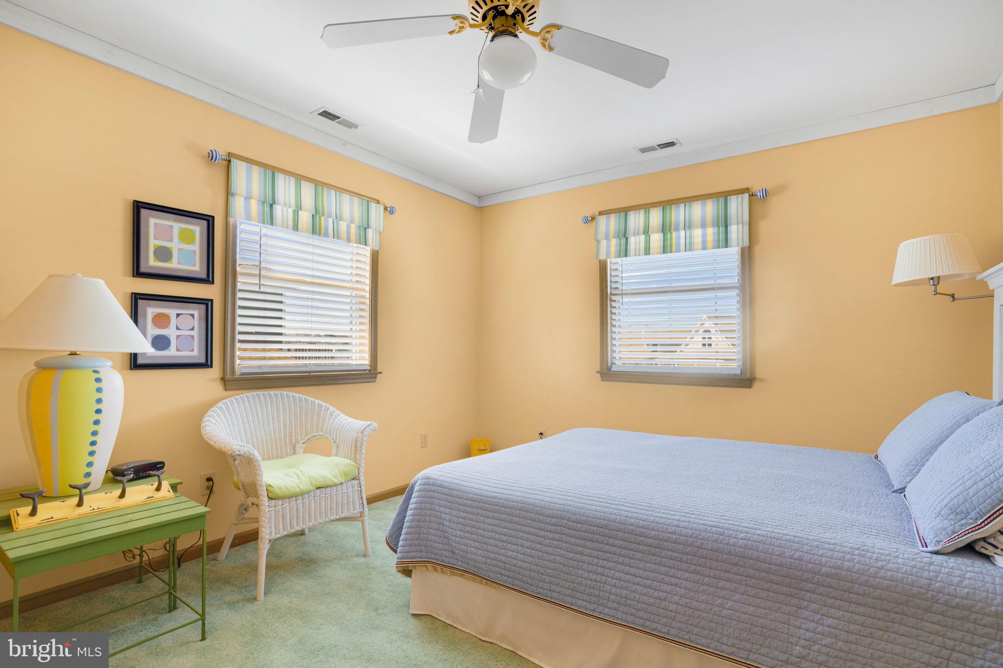 CAPTAIN'S COVE - Residential